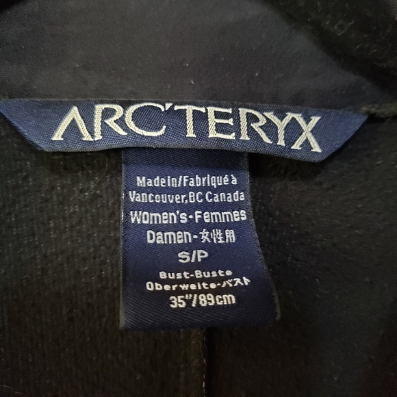 Arc'teryx Women's Softshell Jacket - Picture 7 of 14